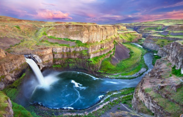 Top 10 Best Waterfalls in the United States 2021
