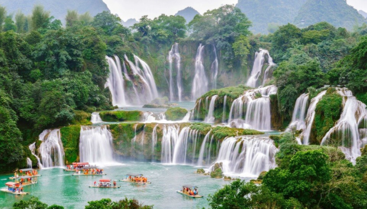 Top 10 Best Waterfalls in the World  2021