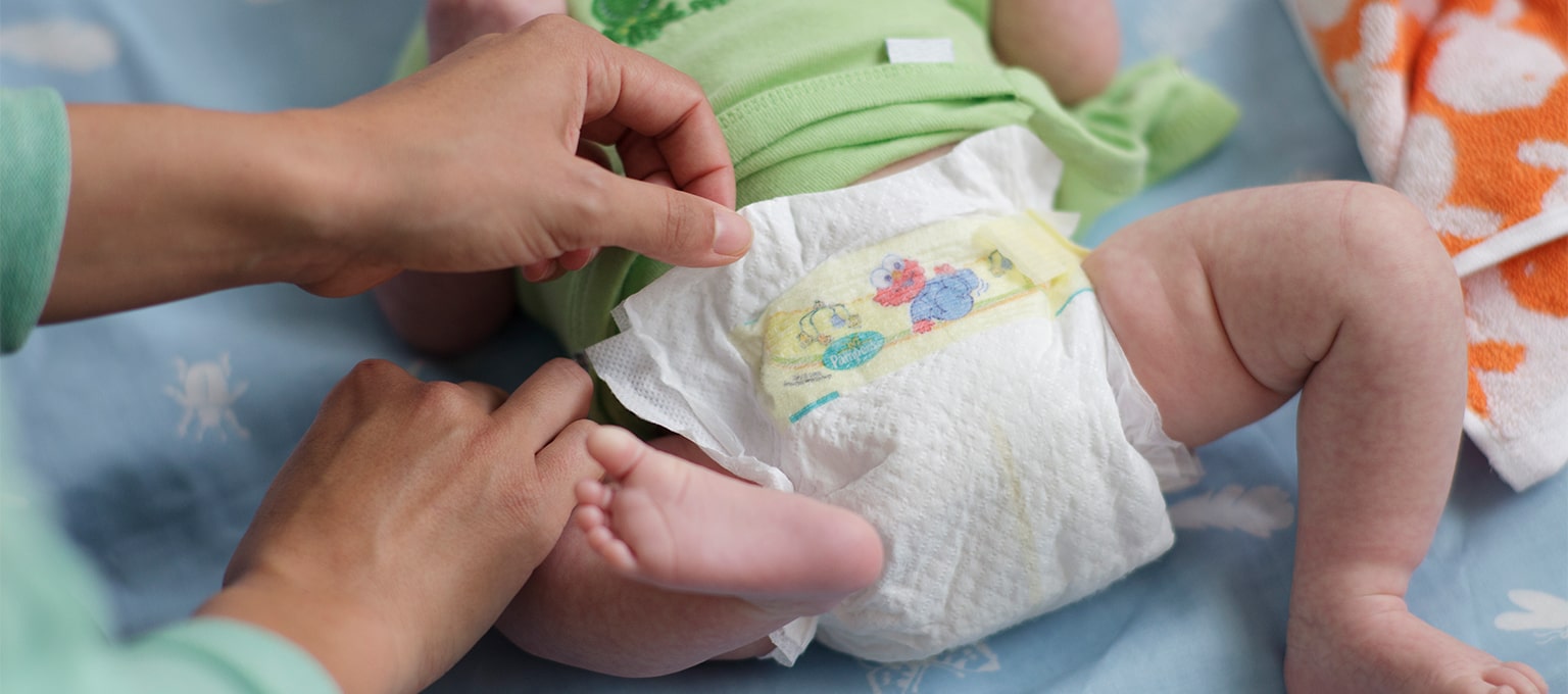 How To Change A Diaper On A Newborn