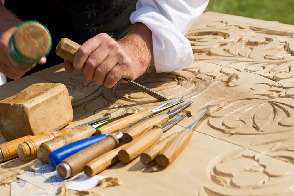 20 Best Tools for Wood Carving for Beginners