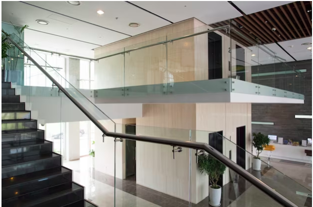 Open Concept Living: The Modern Appeal of Glass Partitions in Homes