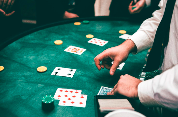 The Psychology of Gambling: Understanding Thrill and Risk